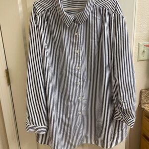 Women’s Roaman's Black and White Casual Button Down Shirt 4x